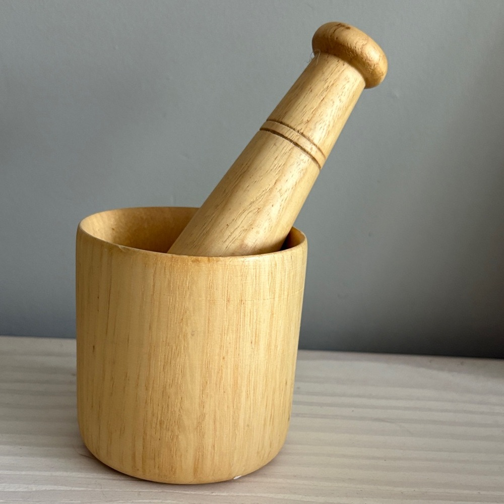 Wooden Mortar and Pestle Set - Natural Light Wood